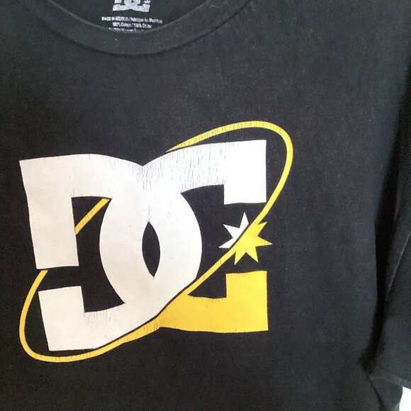DC Men's Short Sleeve T- Shirt Size M Black Graphic Top Casual - Picture 2 of 5